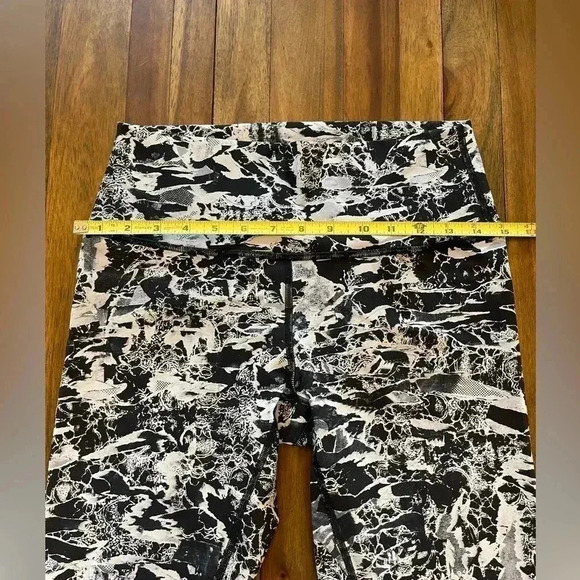 Lululemon Wunder Under leggings - Picture 7 of 10